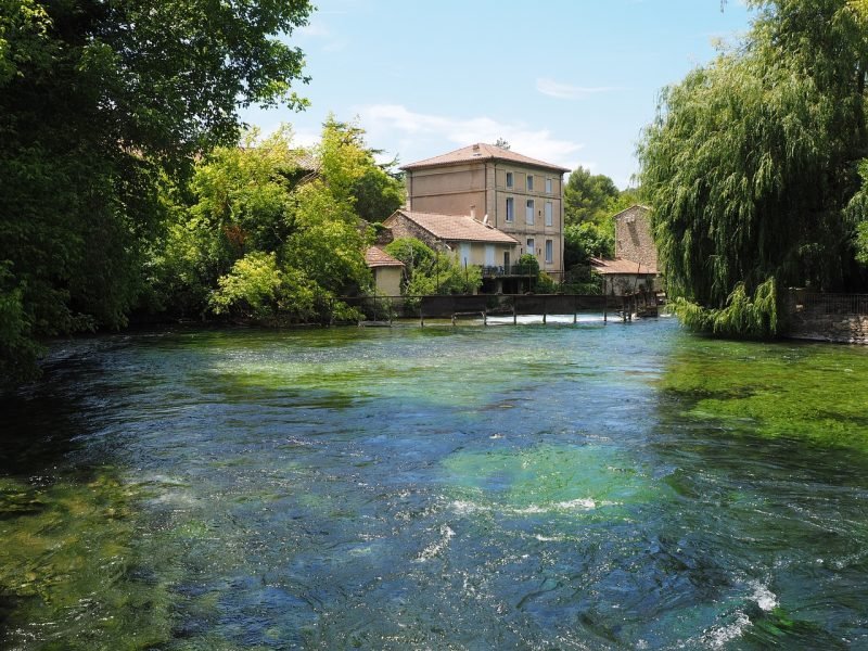 fontaine-de-vaucluse-1460401_1280